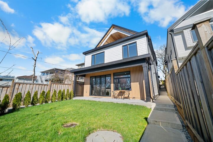 Property Photo: 3576 E Pender Street 2 BC V5K 2E3
