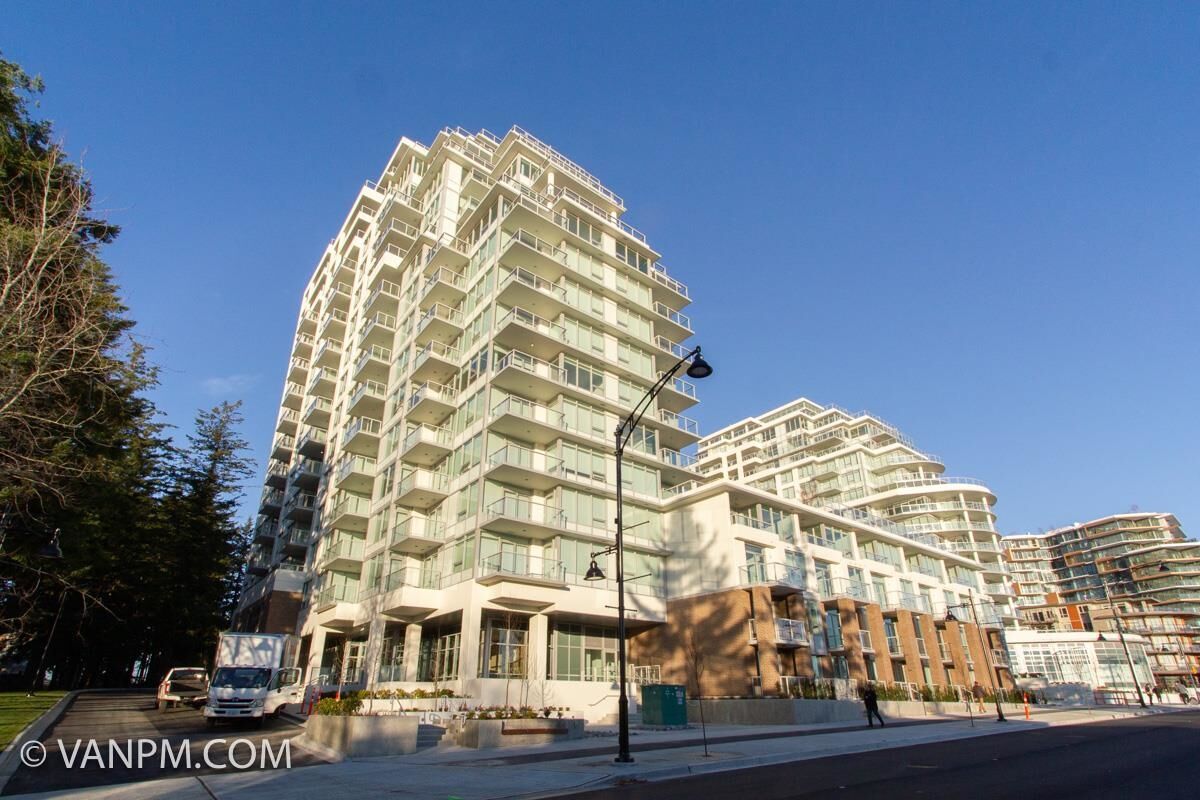 Property Photo: 15165 Thrift Avenue 202 BC V4B 0C1