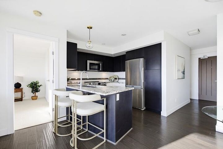 Property Photo: 14955 Victoria Avenue #603 BC V4B 1G2
