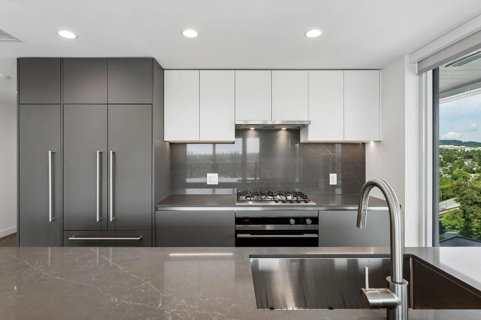 Property Photo: 2135 Springer Avenue 1506 BC V5B 0C1