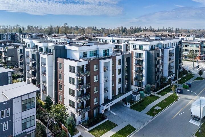 20838 78B Avenue B302 — photo 1