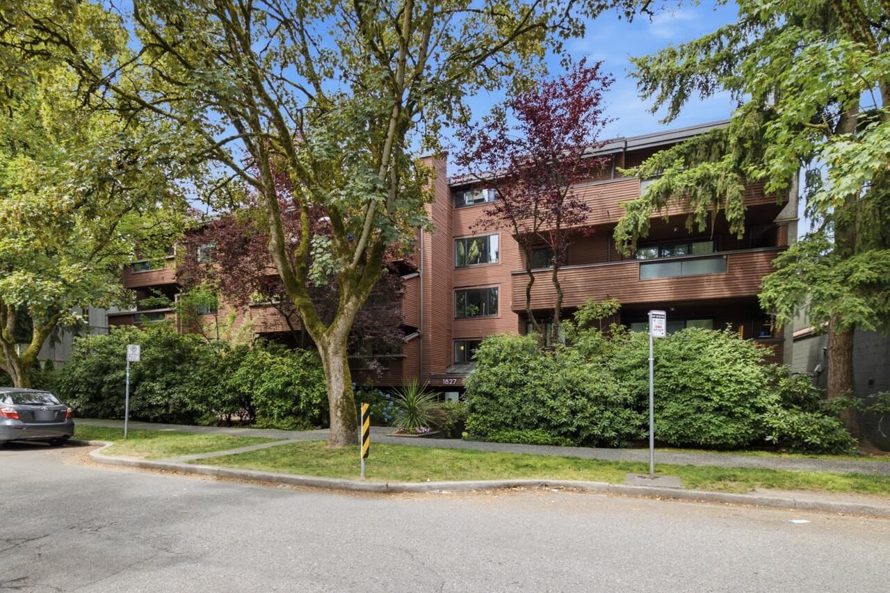 Property Photo: 1827 W 3rd Avenue Ph7 BC V6J 1K9