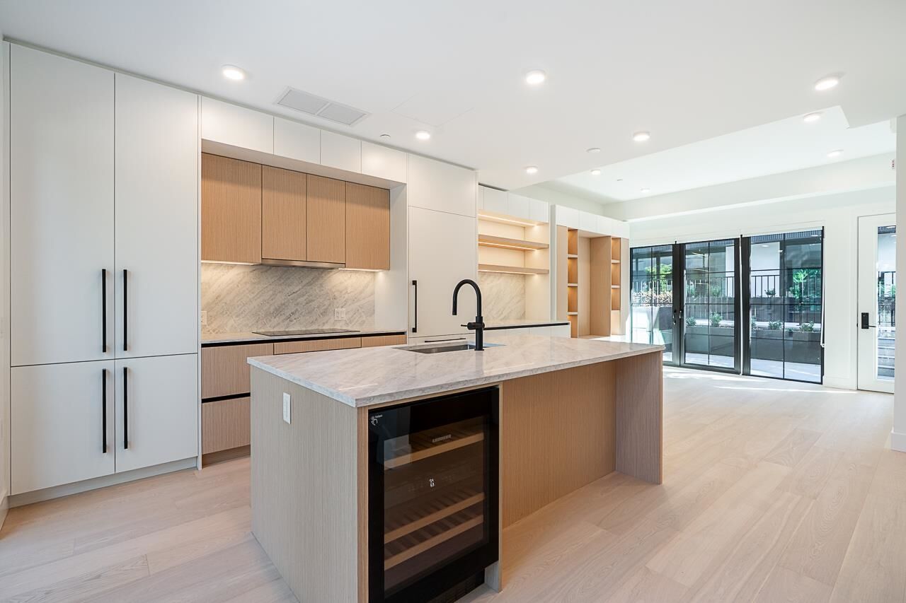 Property Photo: 551 W 28th Avenue 107 BC V5Z 2H2