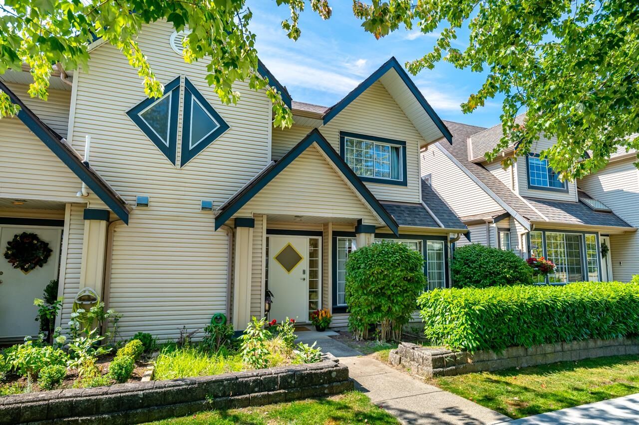 Property Photo:  11536 236 Street 19  BC V4R 2C6 