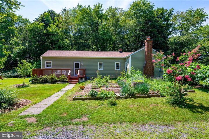 Property Photo:  1305 Accokeek Road  MD 20607 