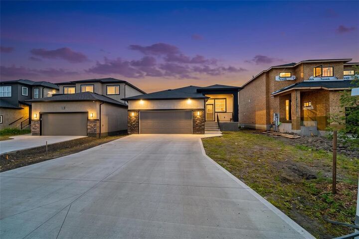 Property Photo: 205 North Haven Way MB R4A 5A4