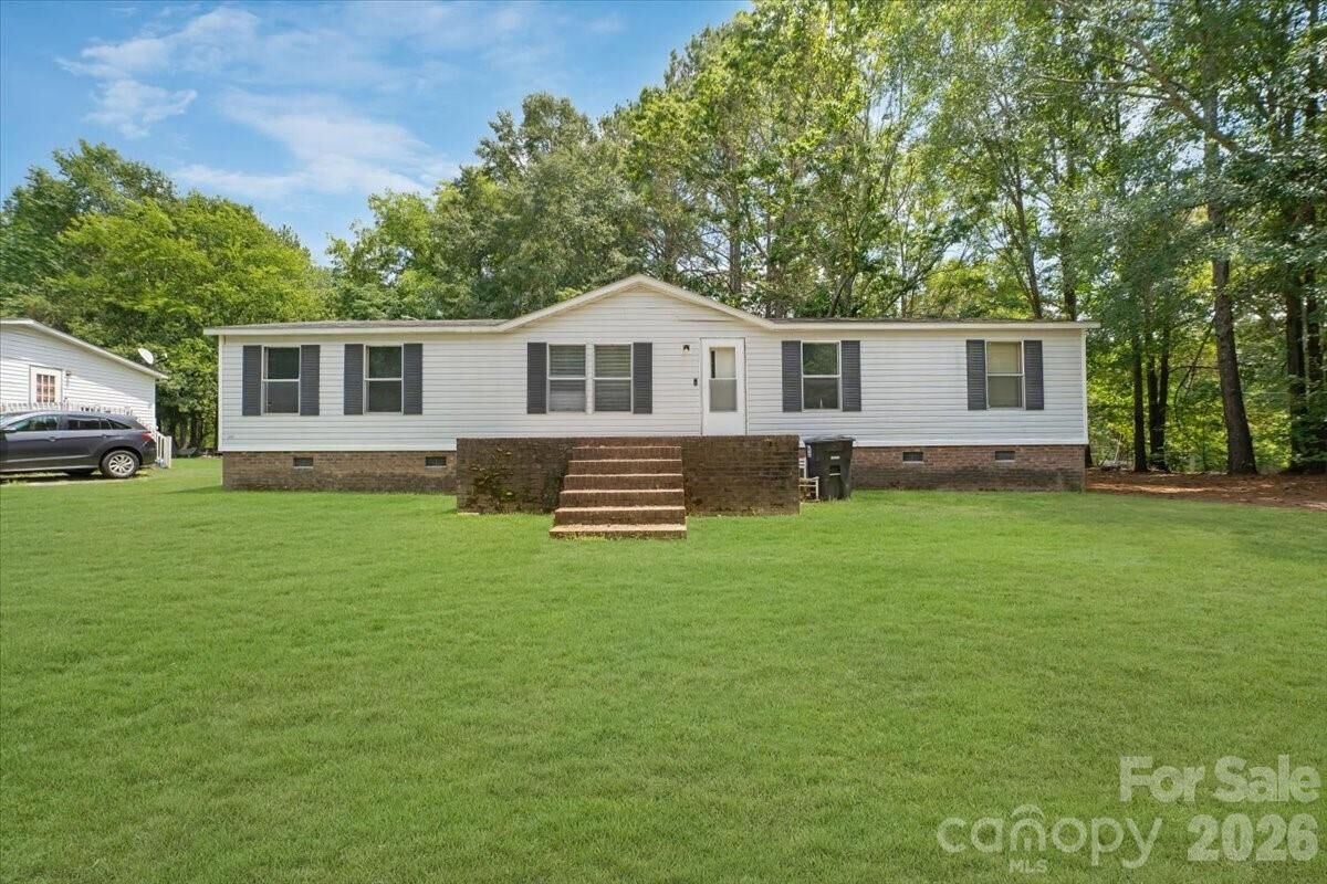 Property Photo: 109 Maynard Avenue NC 28170