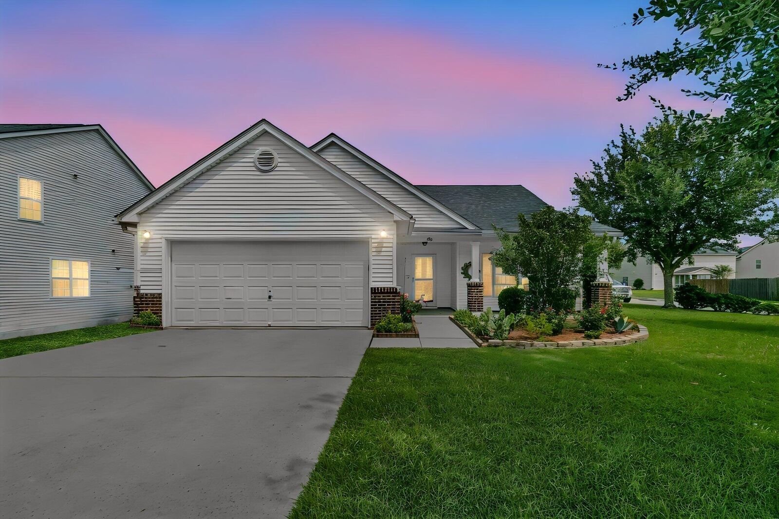 Property Photo:  558 Holiday Drive  SC 29483 