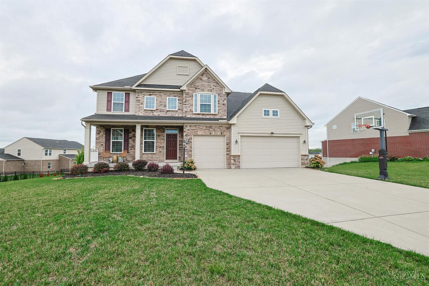 Property Photo: 2706 Hartfield Lane OH 45040