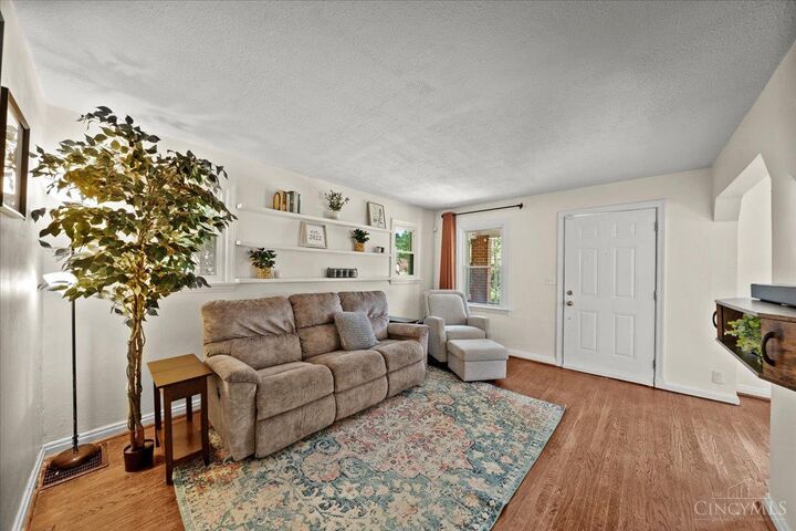 Property Photo: 6408 Girard Avenue OH 45213