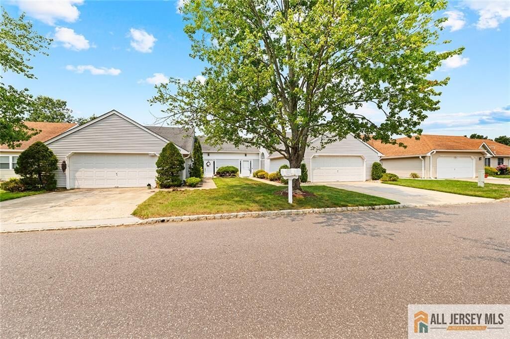 Property Photo: 664 Azalea Plaza 664B NJ 08831