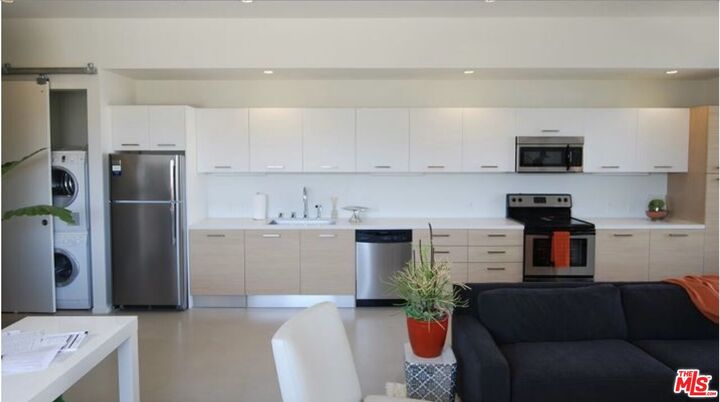 Property Photo: 1107 Venice, Unit 201 CA 90291