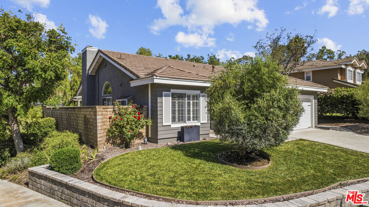 Property Photo:  27250 Ellison Way  CA 91354 
