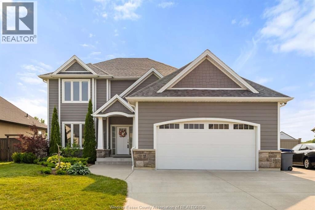 Property Photo: 557 Chateau Avenue ON N8P 0E6