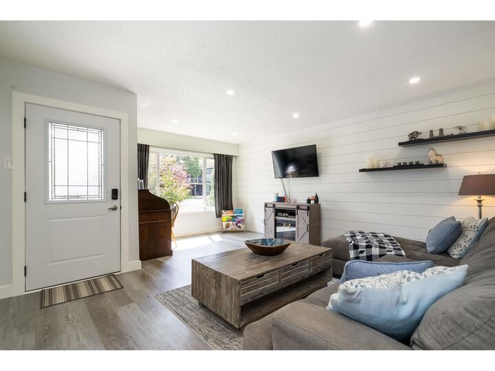 Property Photo: 15669 20 Avenue BC V4A 2A7
