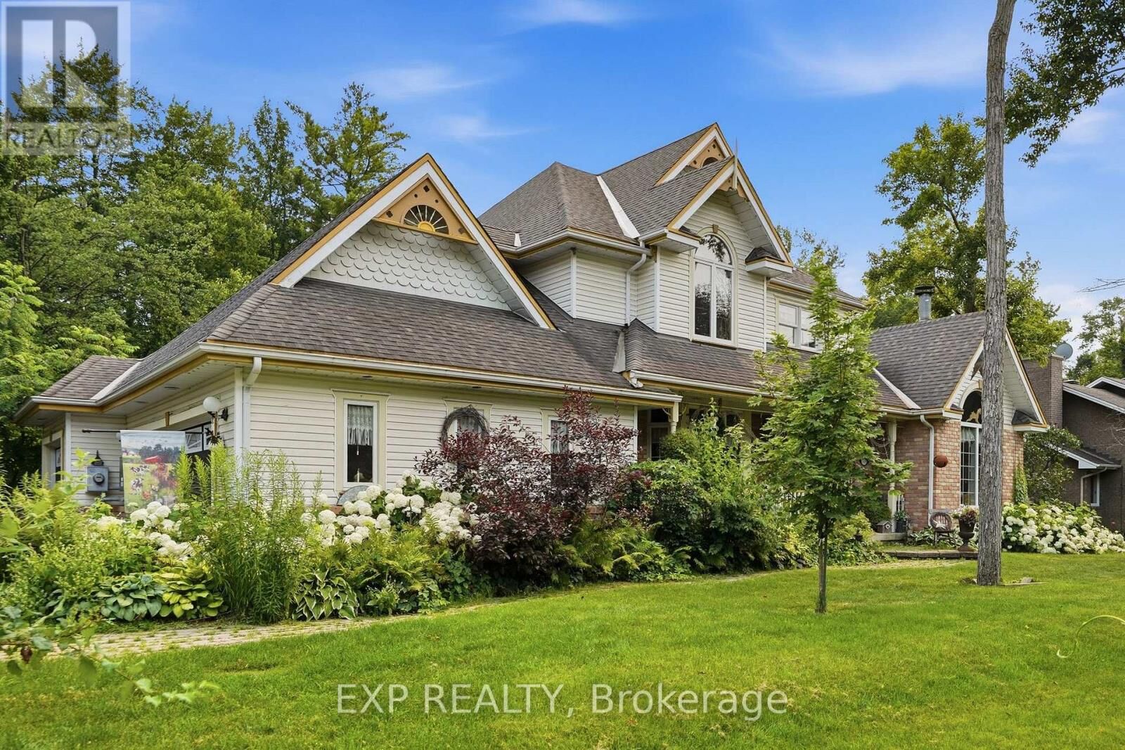 Property Photo: 1259 Randboro Crescent ON K4B 1K7
