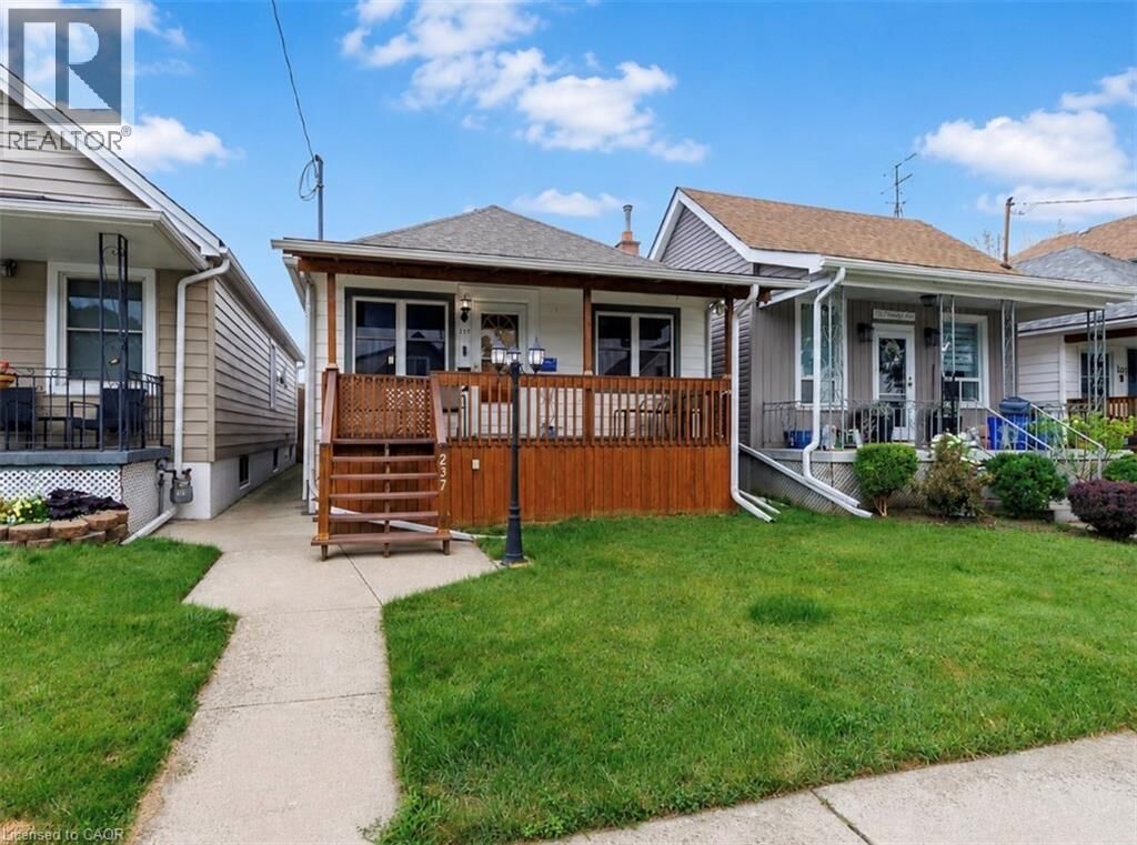 Property Photo:  237 Paling Avenue  ON L8H 5J8 