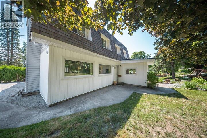 Property Photo: 1517 Kootenay Avenue BC V0G 1Y0