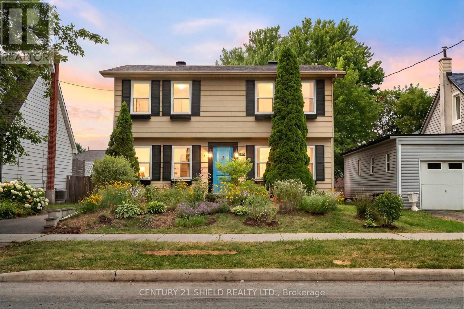 Property Photo:  1019 Osborne Avenue  ON K6J 1K8 