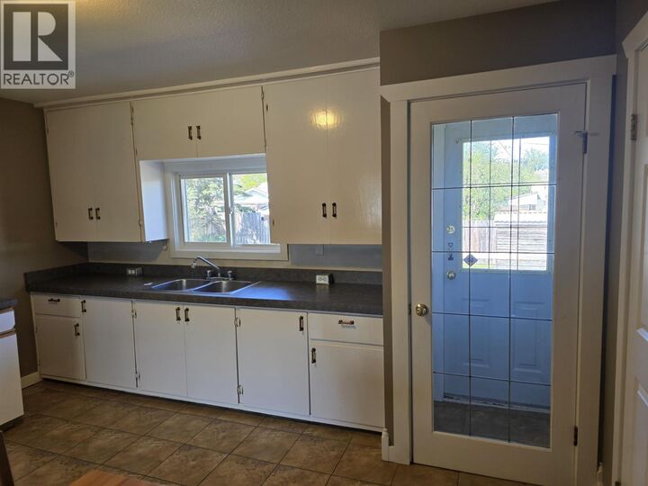 Property Photo:  2020 Ross Crescent  BC V2M 1Y5 
