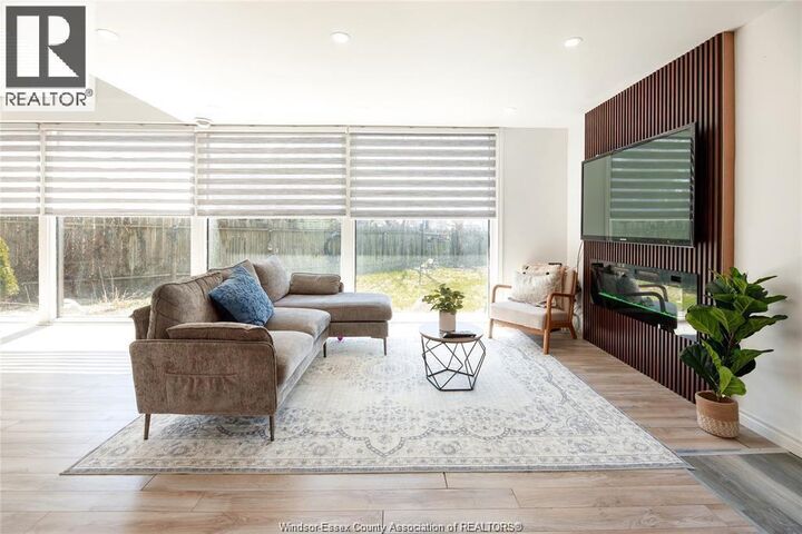 Property Photo: 22 University Drive ON N7E 4V5