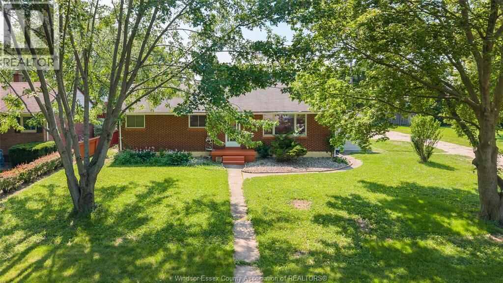 Property Photo:  2605 Askin Avenue  ON N9E 3H8 