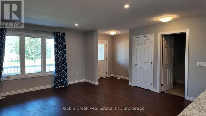 Property Photo: 5 Sweetwater Drive South ON N7A 0B9