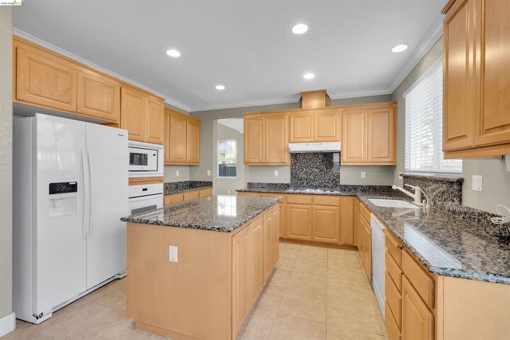 Property Photo: 1525 Coleridge Way CA 94505