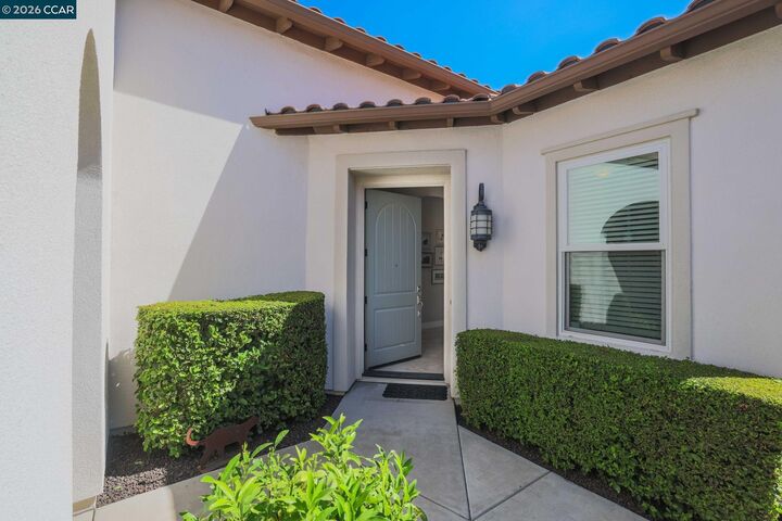 Property Photo: 1605 Chianti Ln CA 94513