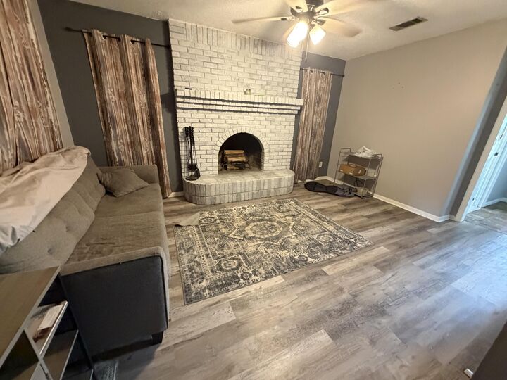 Property Photo: 243 Paschel Avenue FL 32569