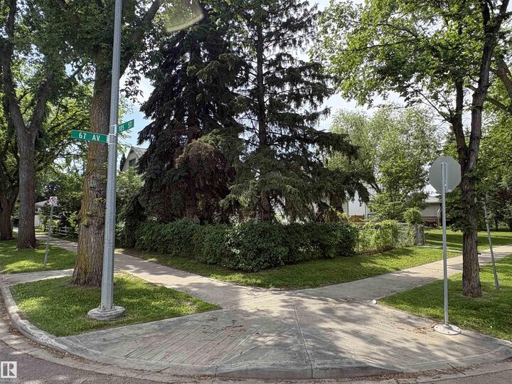 Property Photo:  10503 67 Avenue NW  AB T6H 1Z4 