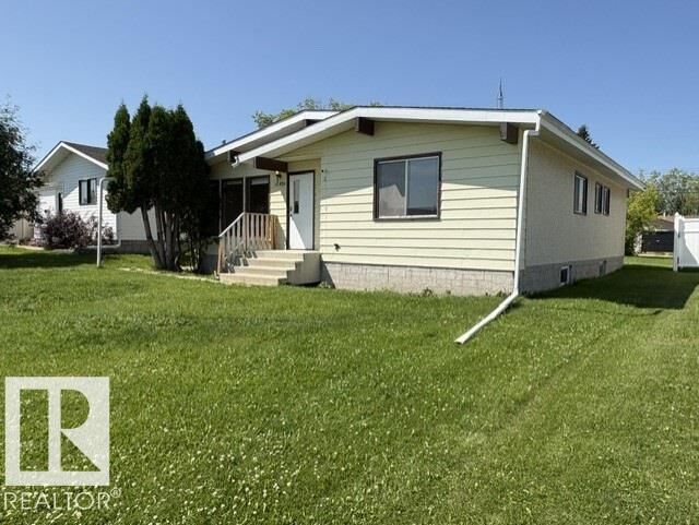 Property Photo: 10320 109 Avenue AB T7P 1B9