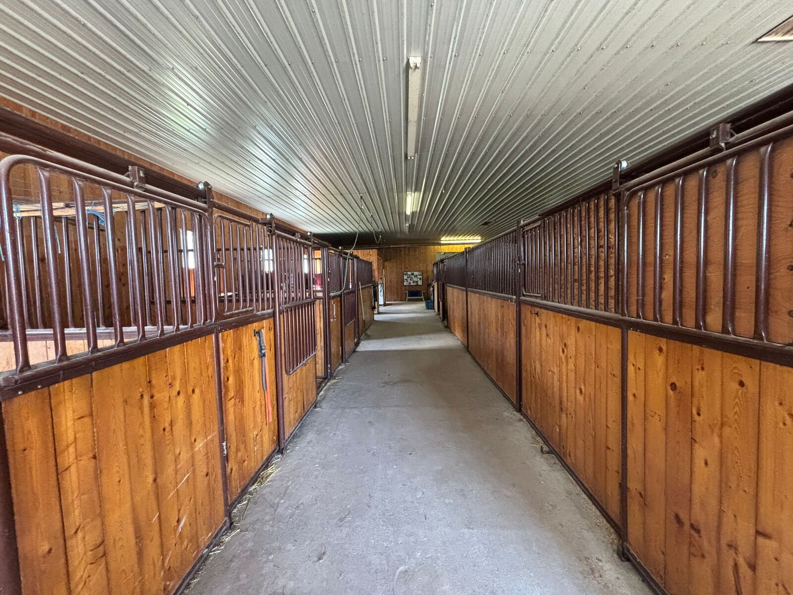Photo de la propriété:  411048C Buster Creek Rd  AB T4T 0A3 