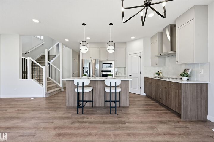 Property Photo:  3024 Dixon Landing SW  AB T6W 5L1 