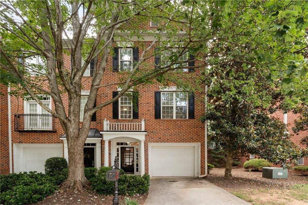 Property Photo: 2402 Waters Edge Trail GA 30075