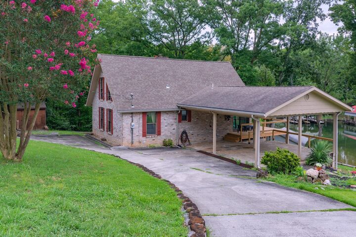 Property Photo: 165 Lakeshore Court TN 37381