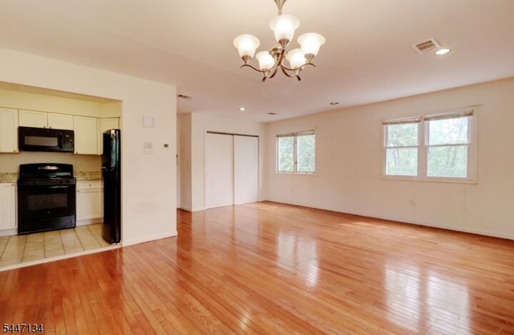 Property Photo:  14 Lawrence St 3A  NJ 07003 