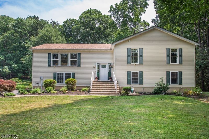 Property Photo:  48 Green Ln  NJ 07869 