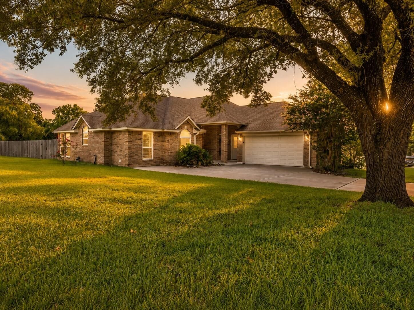 Property Photo: 7158 Lakeshore Lane TX 77318