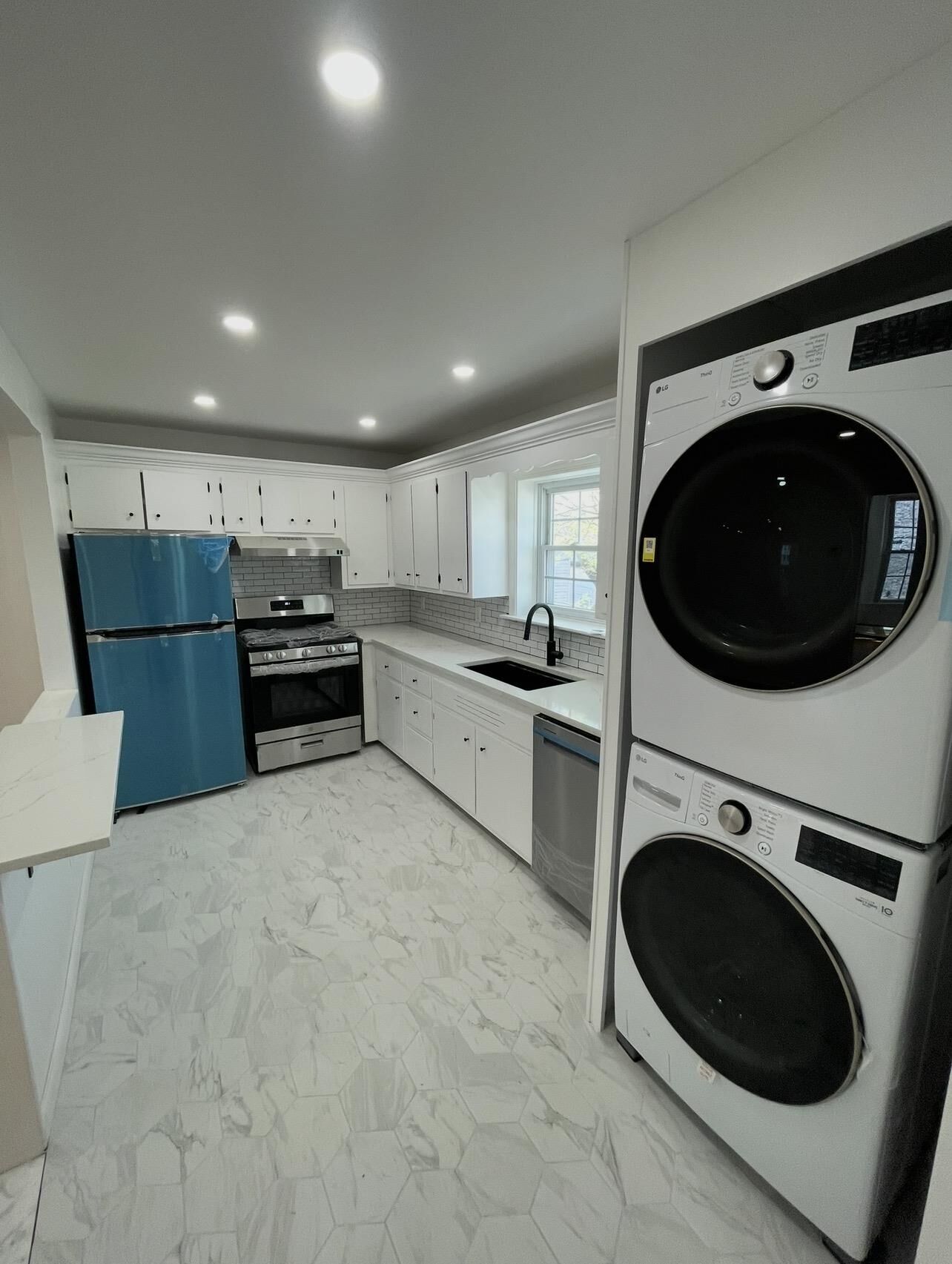 Property Photo:  307 New York Ave 2  NJ 07087 
