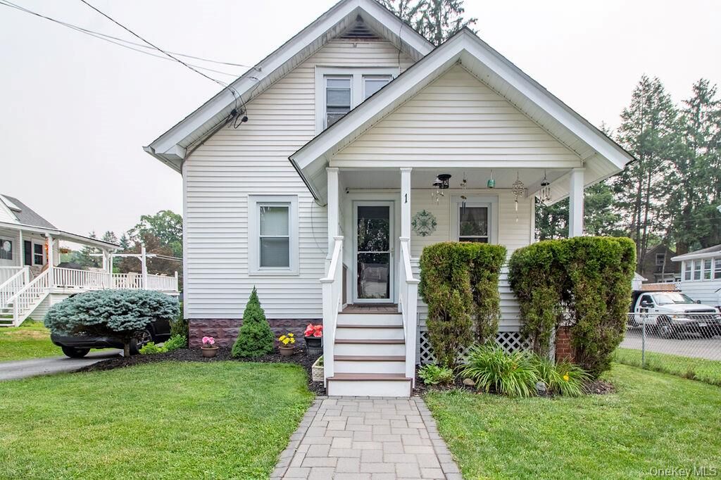 Property Photo:  1 Carnation Avenue  NY 12428 