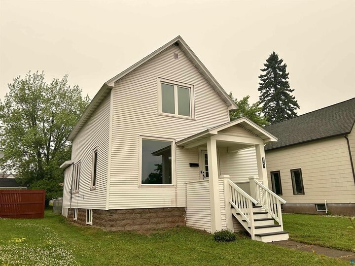 Property Photo:  827 9th Ave  MN 55616 