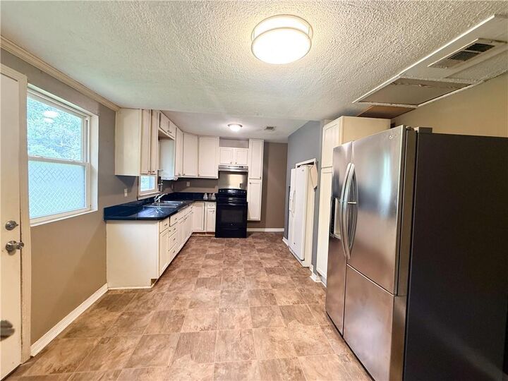Property Photo: 1705 Gill Road AL 36605