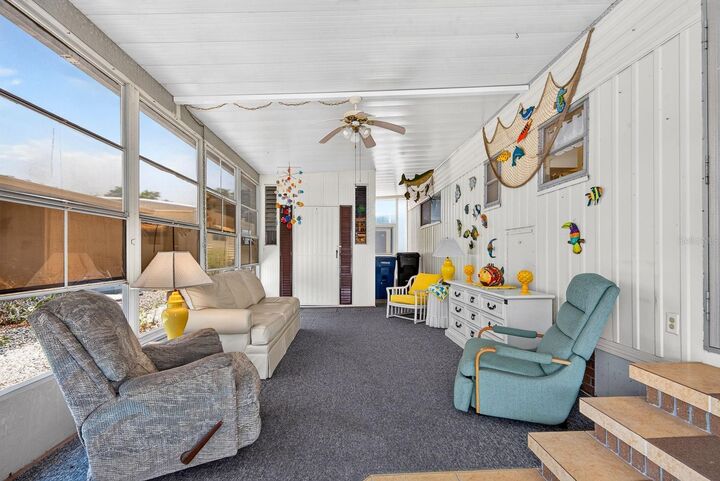 Property Photo: 37 Caballo Way FL 34209