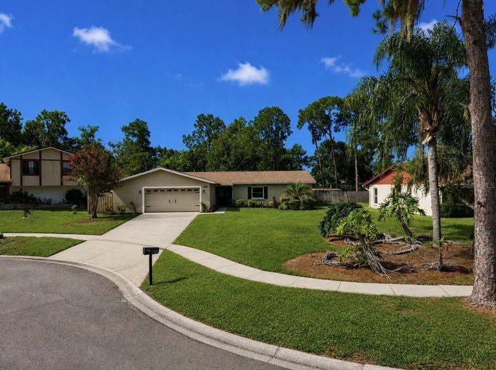 Property Photo:  1005 Highgrove Court  FL 33596 