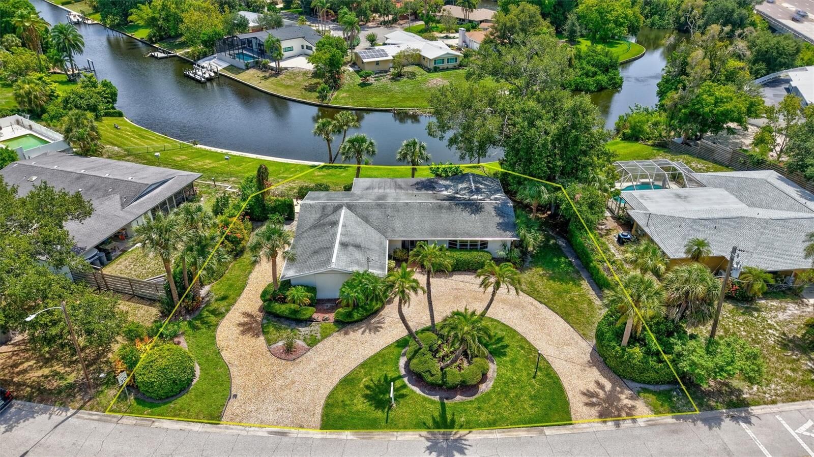 Property Photo:  3807 Jaffa Drive  FL 34239 