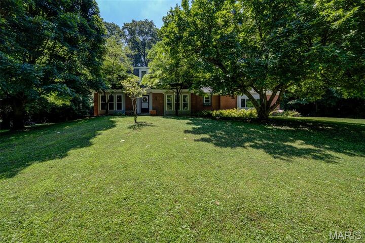 Property Photo: 1702 Bookbinder Drive MO 63146