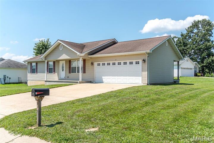 Property Photo:  2 Iron Hill Court  MO 63077 
