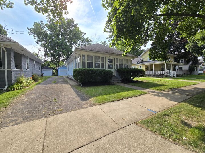 Property Photo:  833 Backus Street  MI 49202 