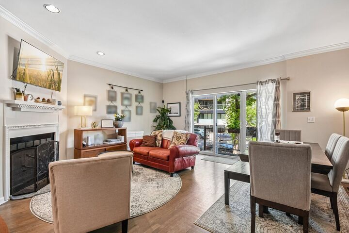 Property Photo:  1618 N Burling Street A  IL 60614 